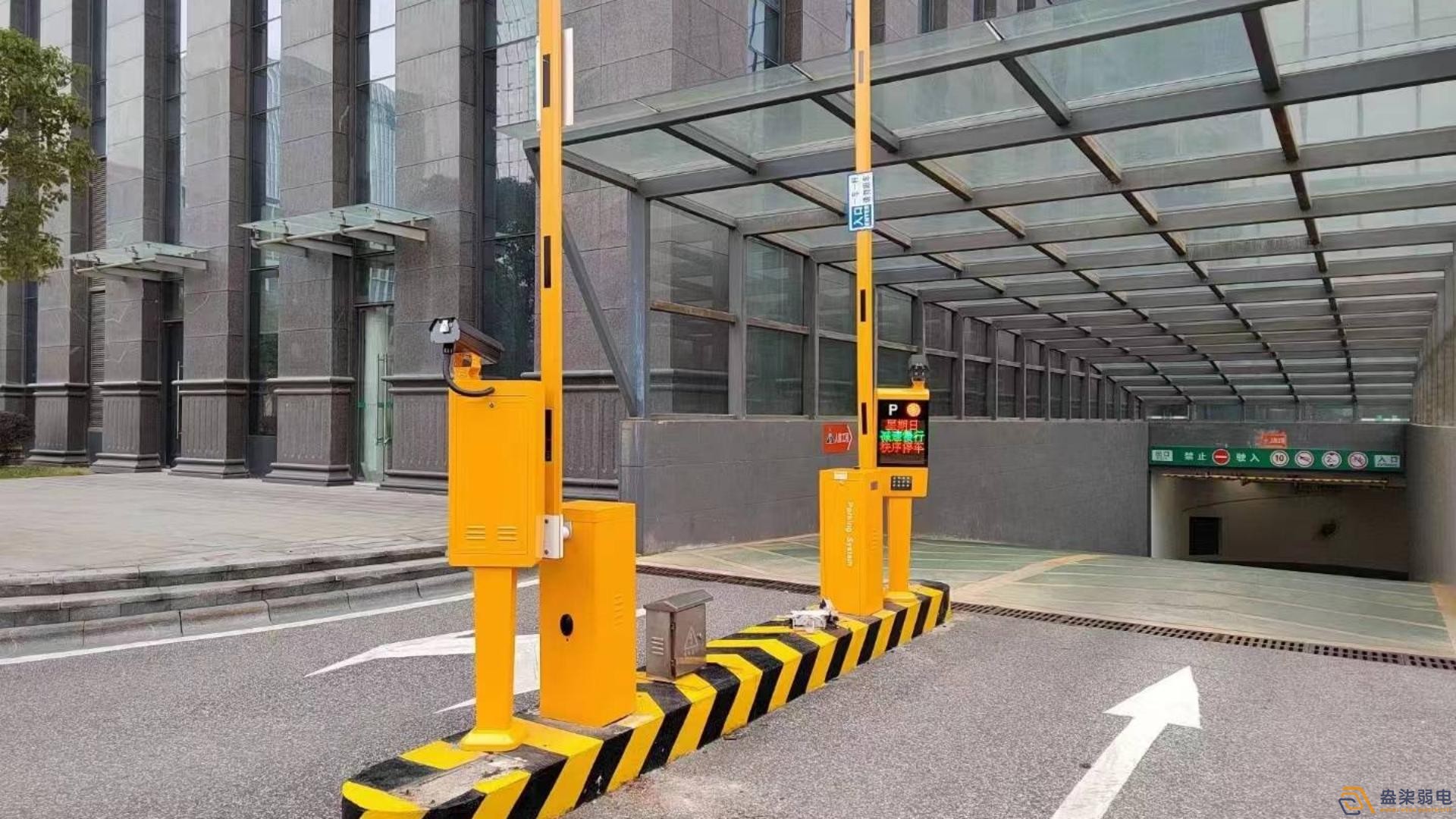 停車(chē)場(chǎng)地感線圈防砸系統(tǒng)多少錢(qián)一套？